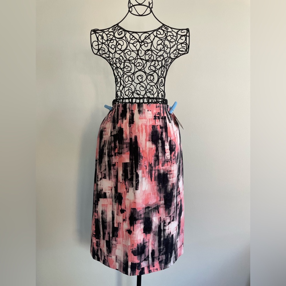 Ellen Tracy pencil skirt in black and pink